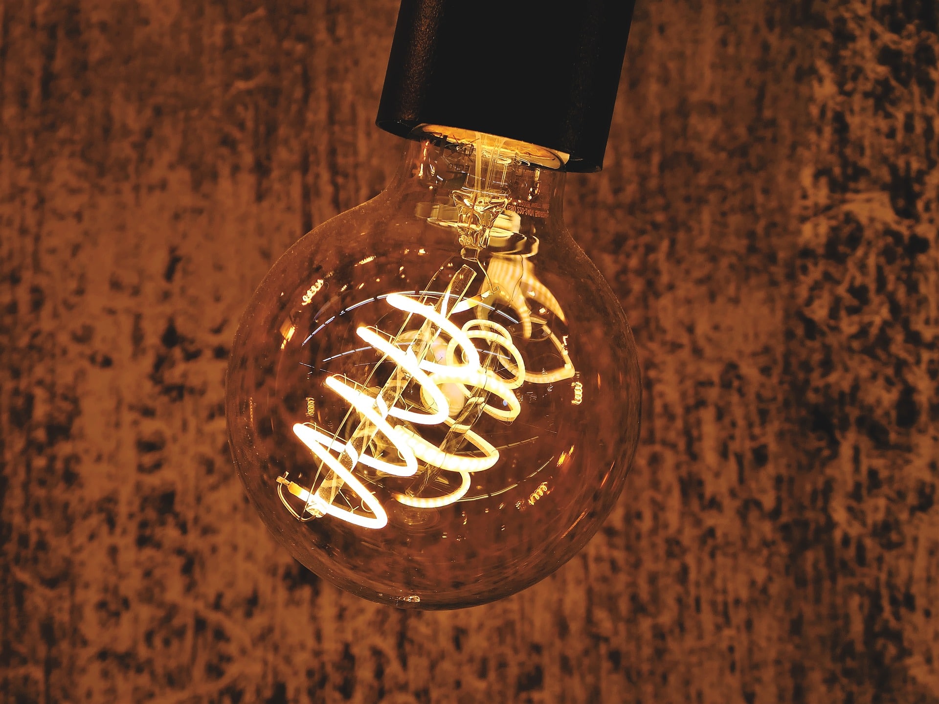 lightbulb-3903345_1920